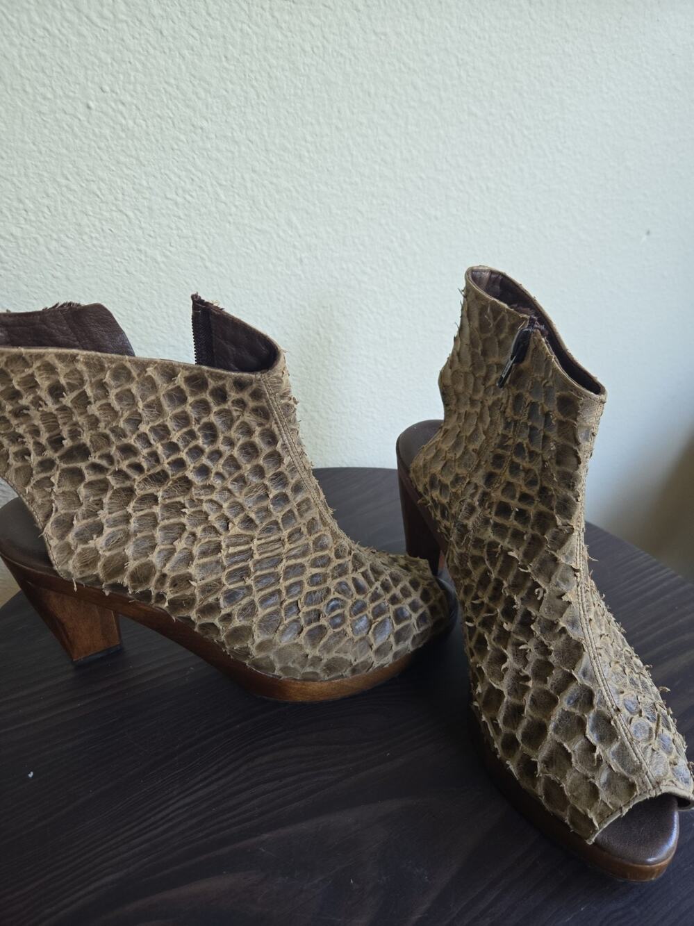 Salpy Artisan Leather Olive Monkfish Wood Heel Boots Heel Size 7.5 Cocoa Brown
